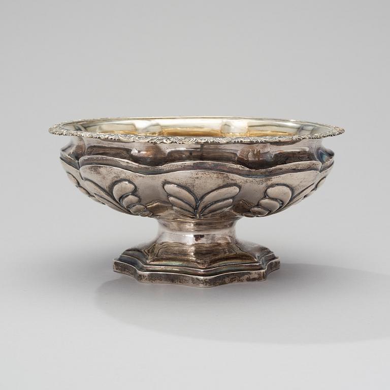 A RUSSIAN SILVER BASKET, St.Petersburg 1837, Lindman, weight 514 g.