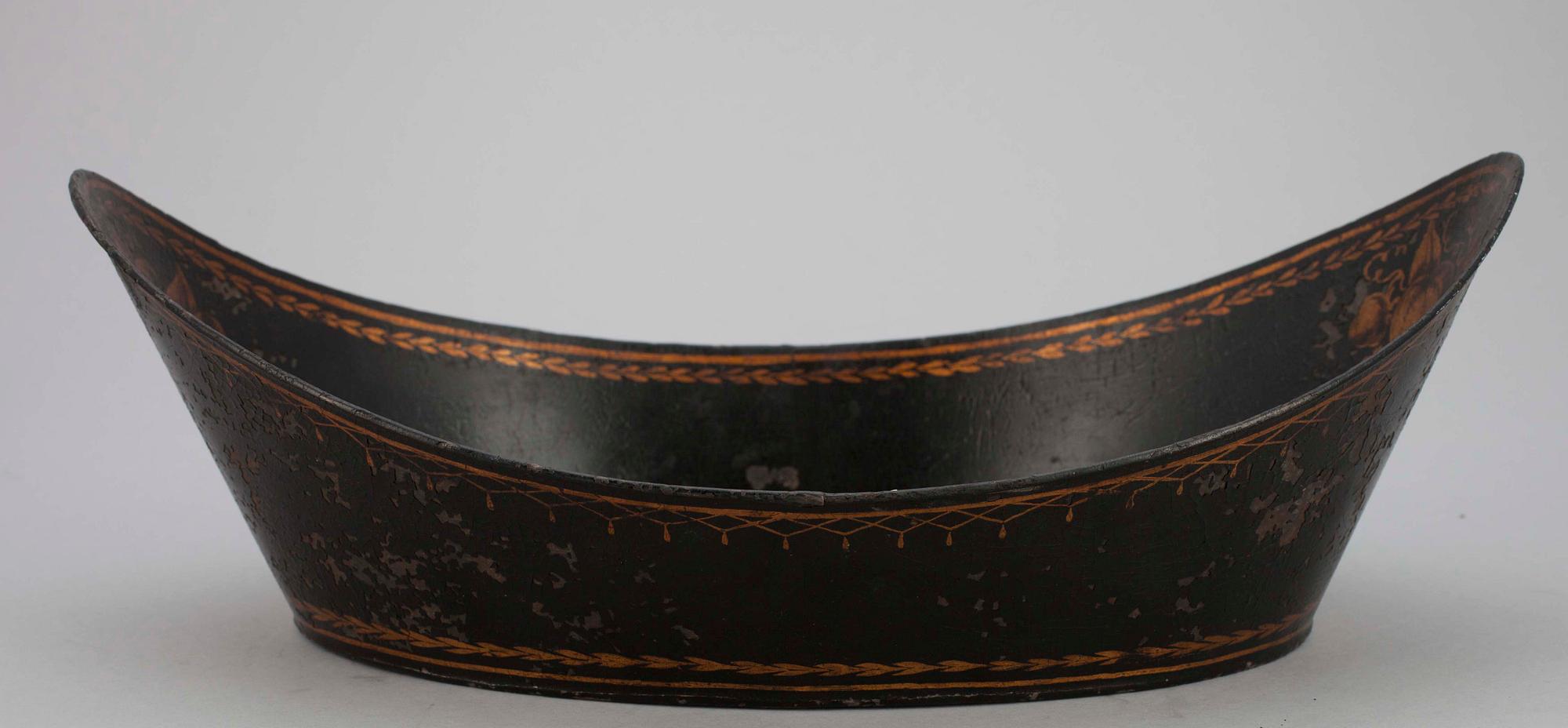 BRÖDSKÅL, plåt, empire, sign O.F. Richman, Falun o Sandsberg. 1800-talets första fjärdedel.