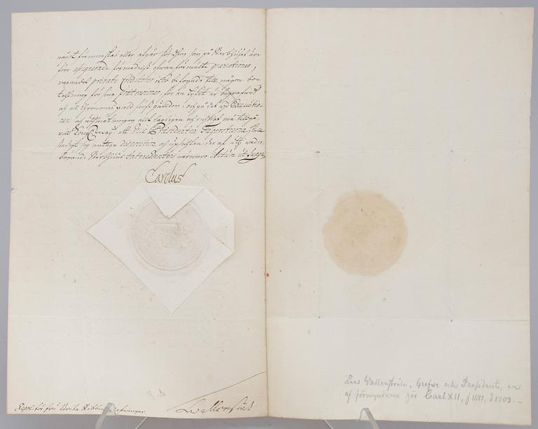 DOKUMENT MED KUNGLIG AUTOGRAF, Konung Karl XI av Sverige, dat Stockholm 22 dec 1685.