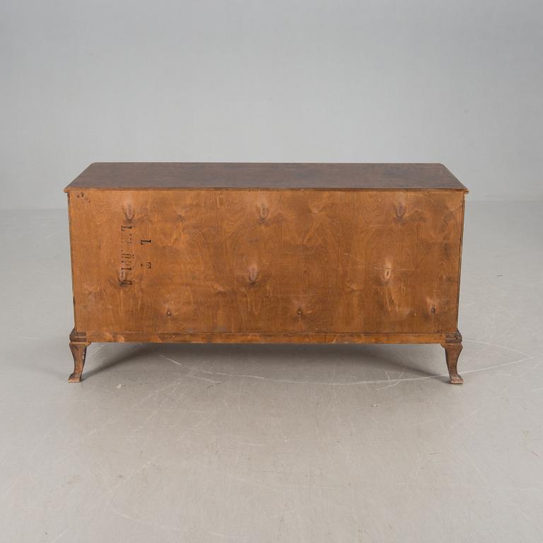 SIDEBOARD, 1900-talets första hälft.