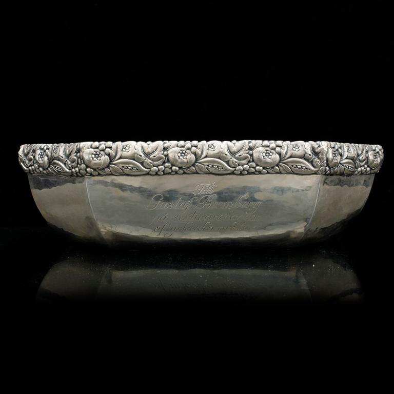 SKÅL, silver, CH Hallberg, importstämplad, 1917. Vikt 362 g.