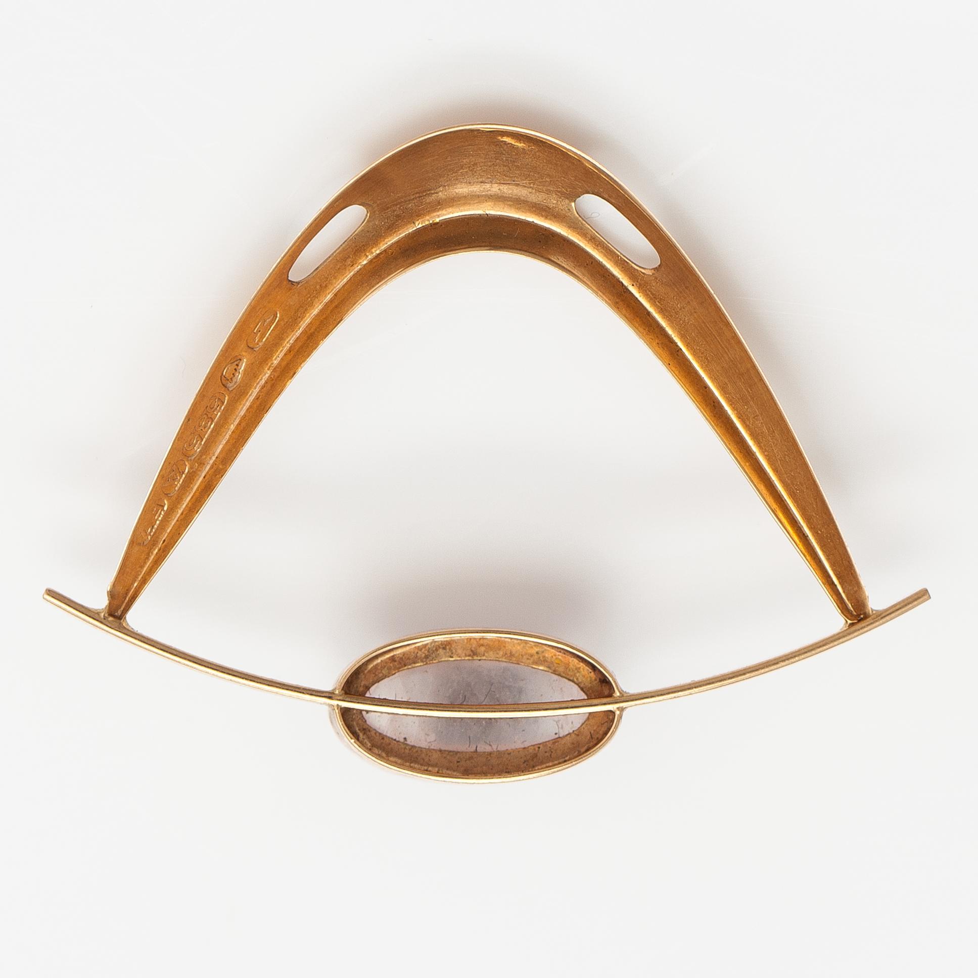 Elis Kauppi, A 14K gold and rose quartz pendant. Kupittaan kulta, Turku.