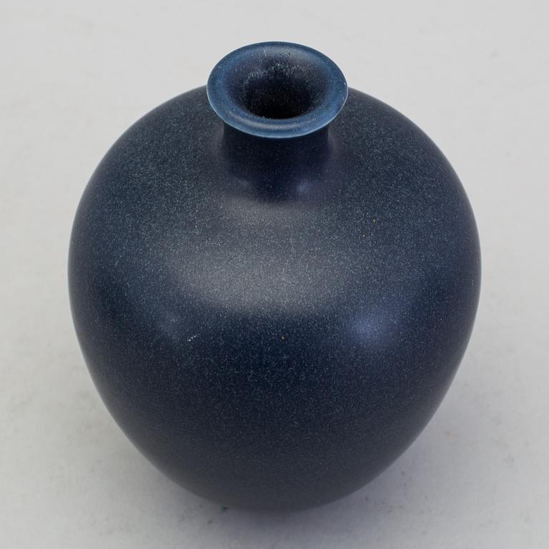 ERICH OCH INGRID TRILLER, vas, stengods, Tobo, 1900-talets tredje kvartal.