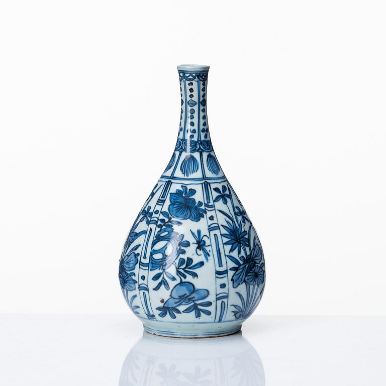 Flaska, kraakporslin. Mingdynastin, Wanli 1572-1620).