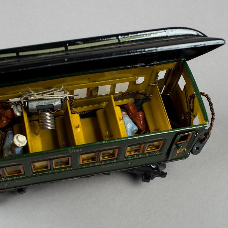 A set of six Märklin train carriages 0 Gauge, Germany, 1920/30s.