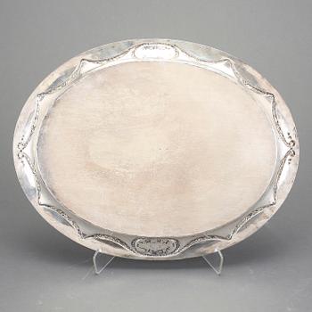BRICKA, silverhalt 800, 1210 gram.