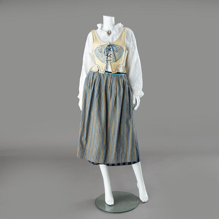 FOLKDRÄKT, Västmanland.