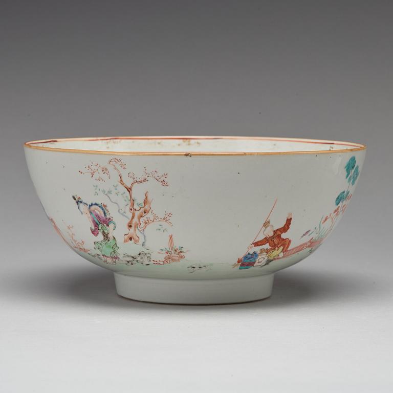 A famille rose punch bowl, Qing dynasty, Qianlong (1736-95).