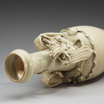 A Qingbai glazed vase, Song/Yuan dynasty.