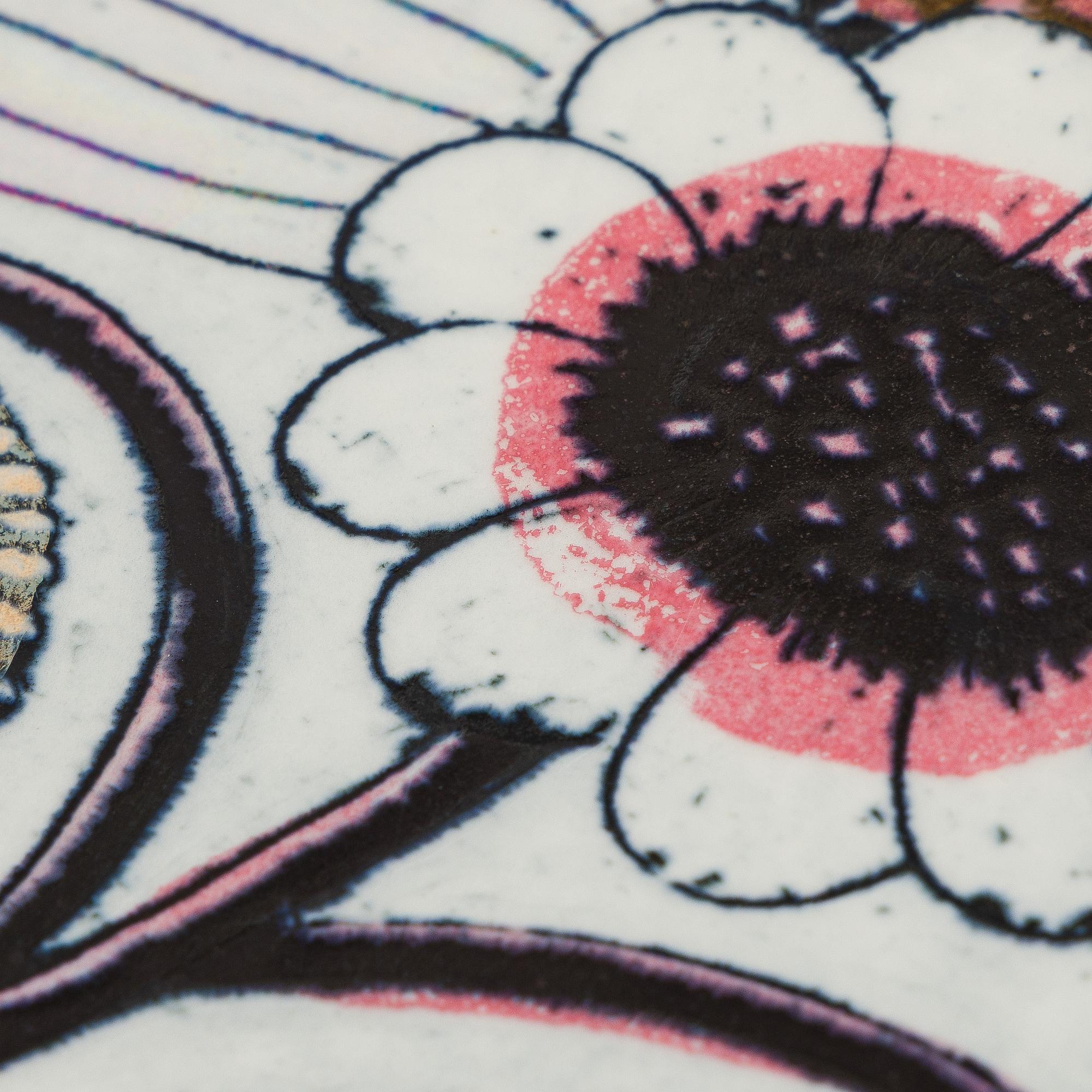 Birger Kaipiainen, A decorative porcelain dish, signed Kaipiainen Arabia.