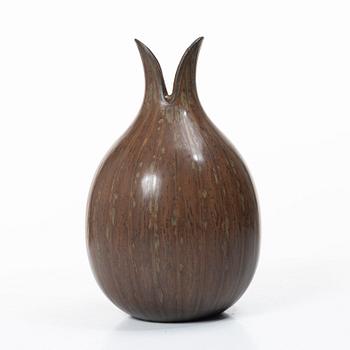 Gunnar Nylund, A stoneware vase, Rörstrand.