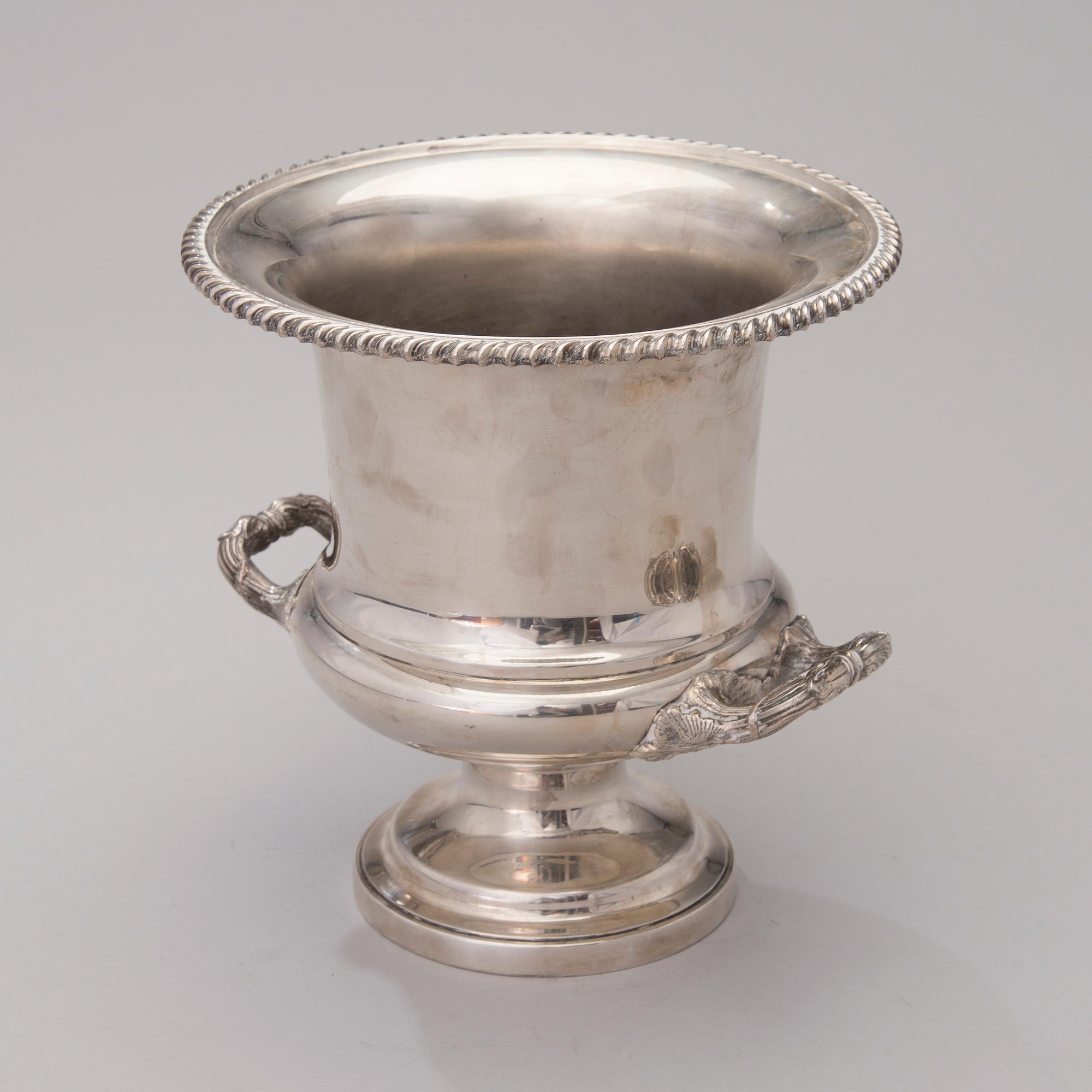 CHAMPAGNEKYLARE, försilvrad metall, Barker Ellis, England 1900-talets senare hälft.