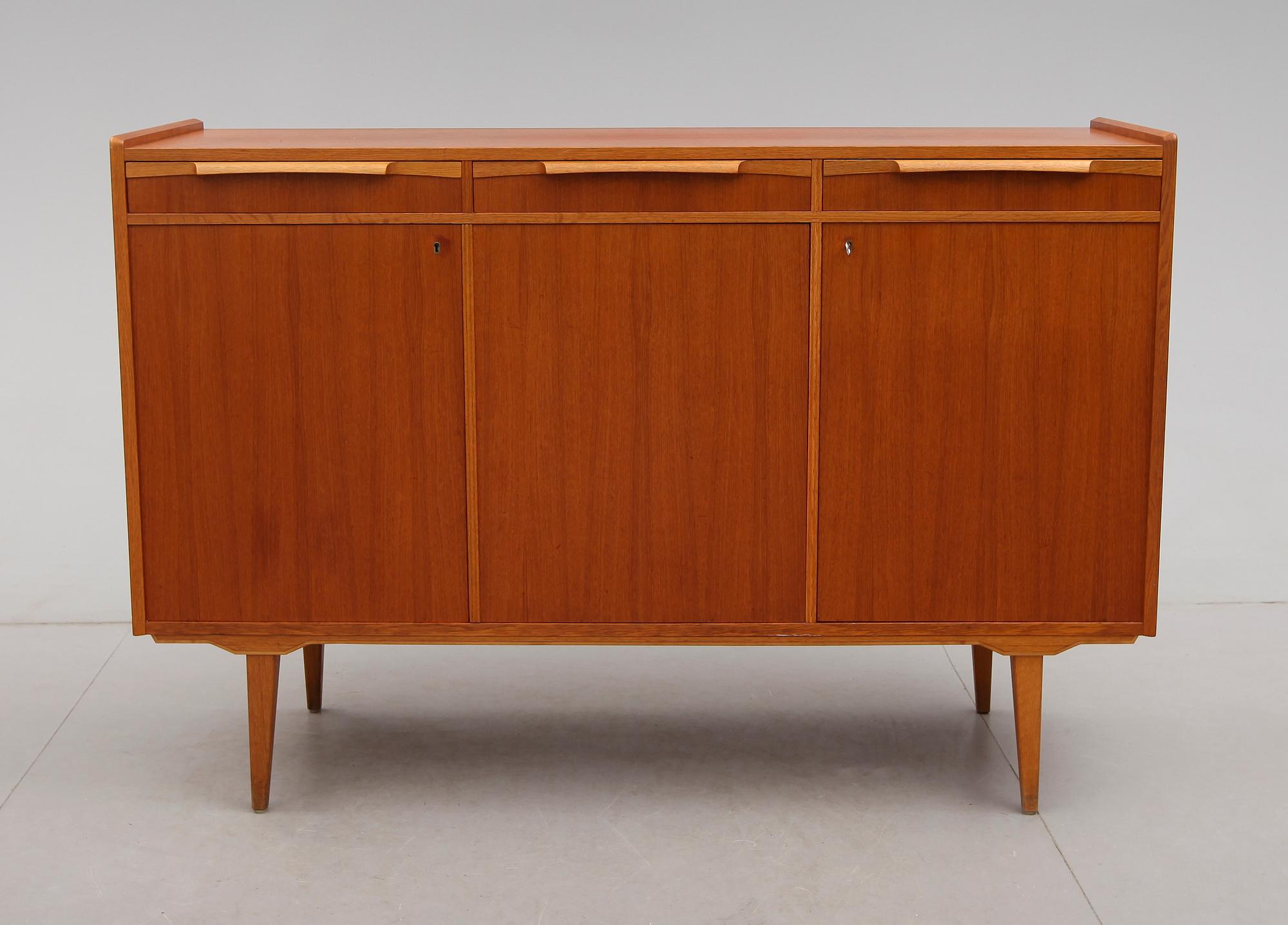 SIDEBOARD, 1900-talets andra hälft.