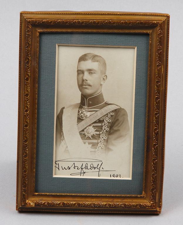 KUNGLIGT FOTOGRAFI MED AUTOGRAF, Atelier Florman, Stockholm, sign o dat 1903.