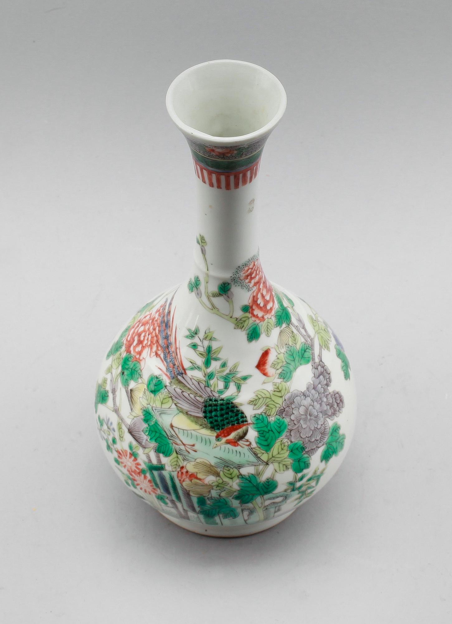 VAS, porslin, Kina, Kangxistil, 1900-tal.