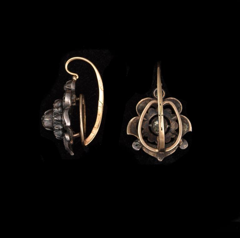 EARRINGS. СЕРЬГИ, ПАРА. Золото 56 пр., бриллианты. Вес ок. 8,5 гр.