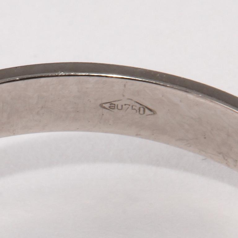 RING, 18k vitguld med markisslipad diamant, 1.05 ct. Vikt 3 g.