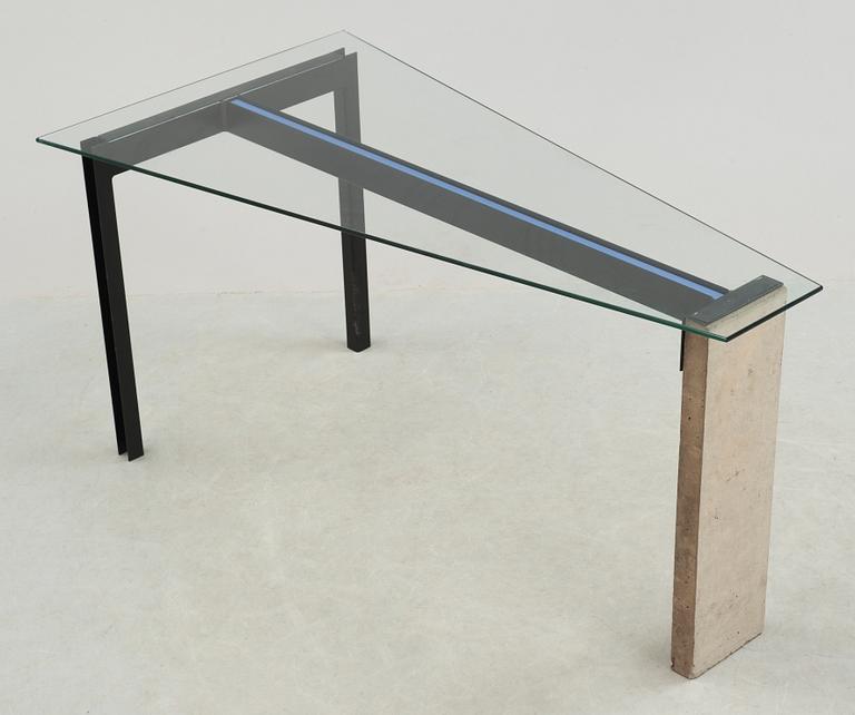JONAS BOHLIN, bord, "Concrete", Källemo, Värnamo.