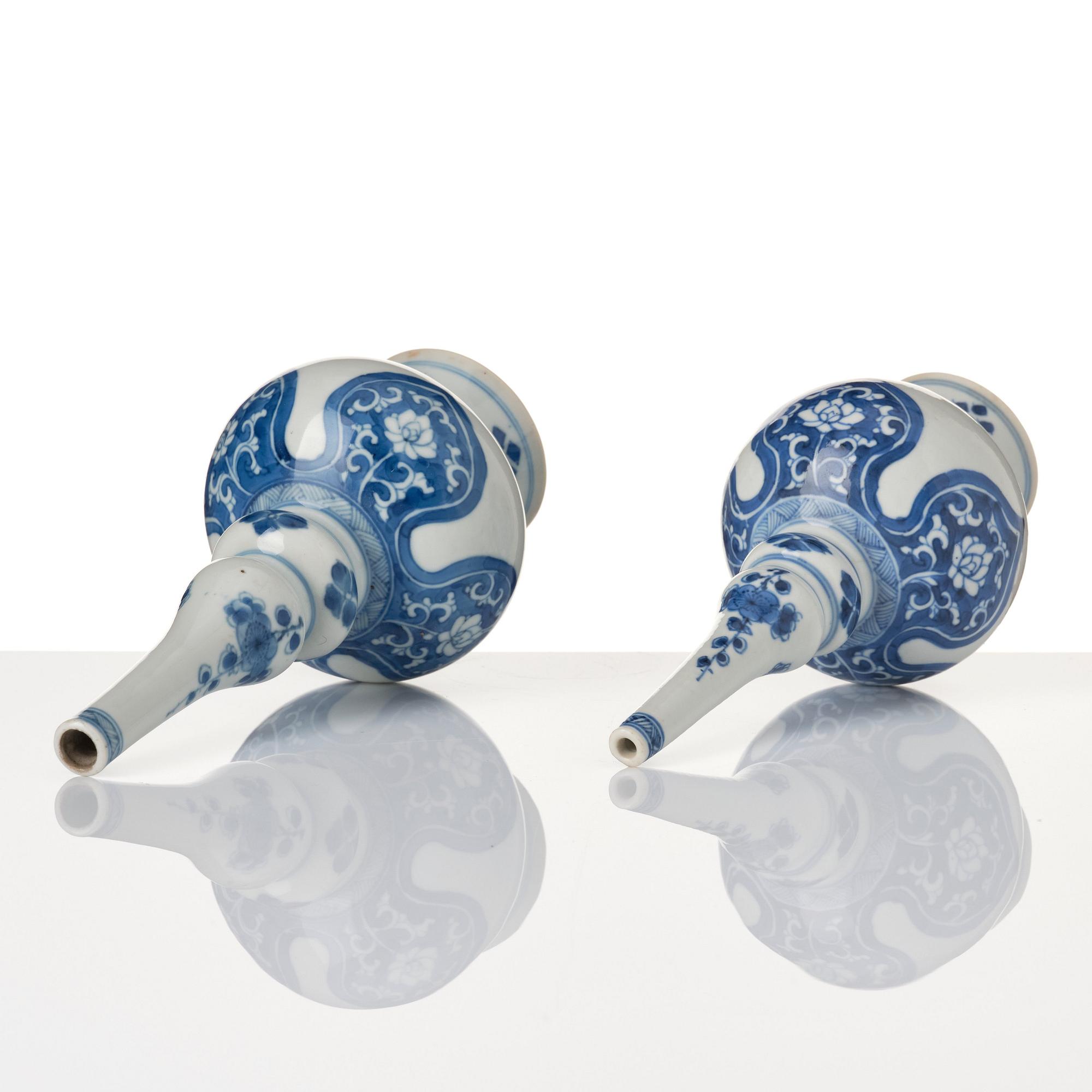 Two blue and white rose water sprinklers/vases, Qing dynasty, Kangxi (1662-1722).