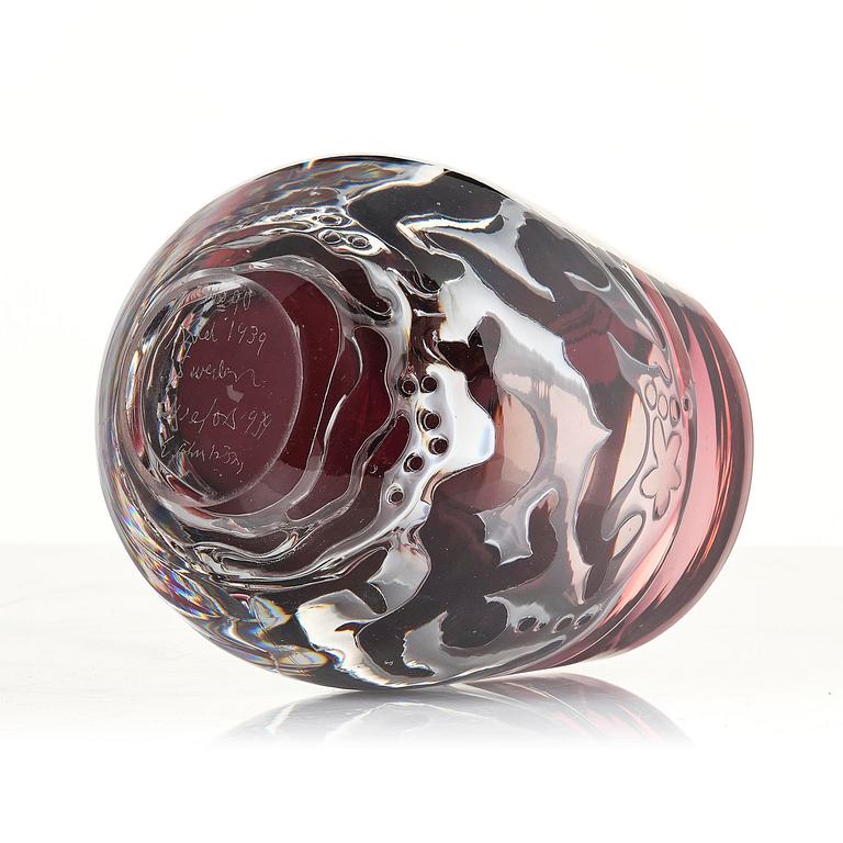 Edvin Öhrström, an ariel glass vase, Orrefors, Sweden, 1939, no. 90.
