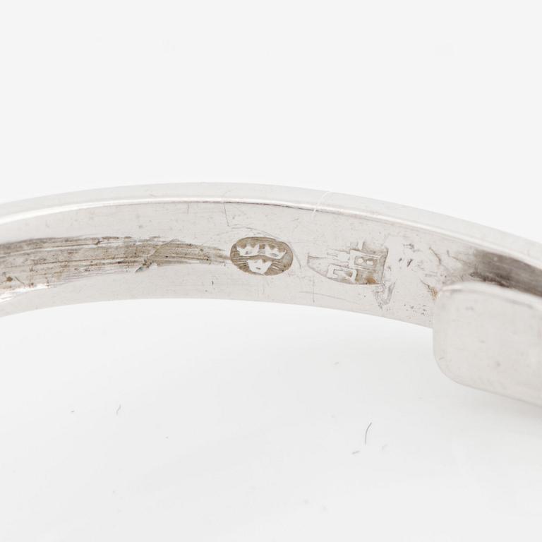 Ring, 18K vitguld kluster med briljantslipade diamanter.