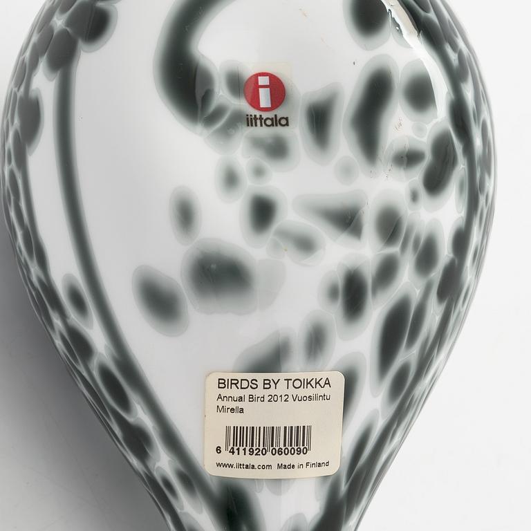 Oiva Toikka, annual glass bird, signed O. Toikka Nuutajärvi 2012.