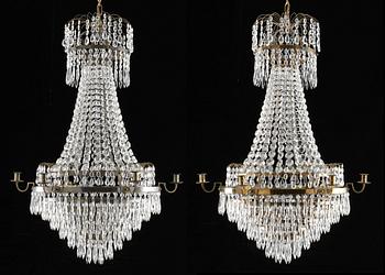 313. LJUSKRONOR, för sju ljus, ett par. Empirestil.