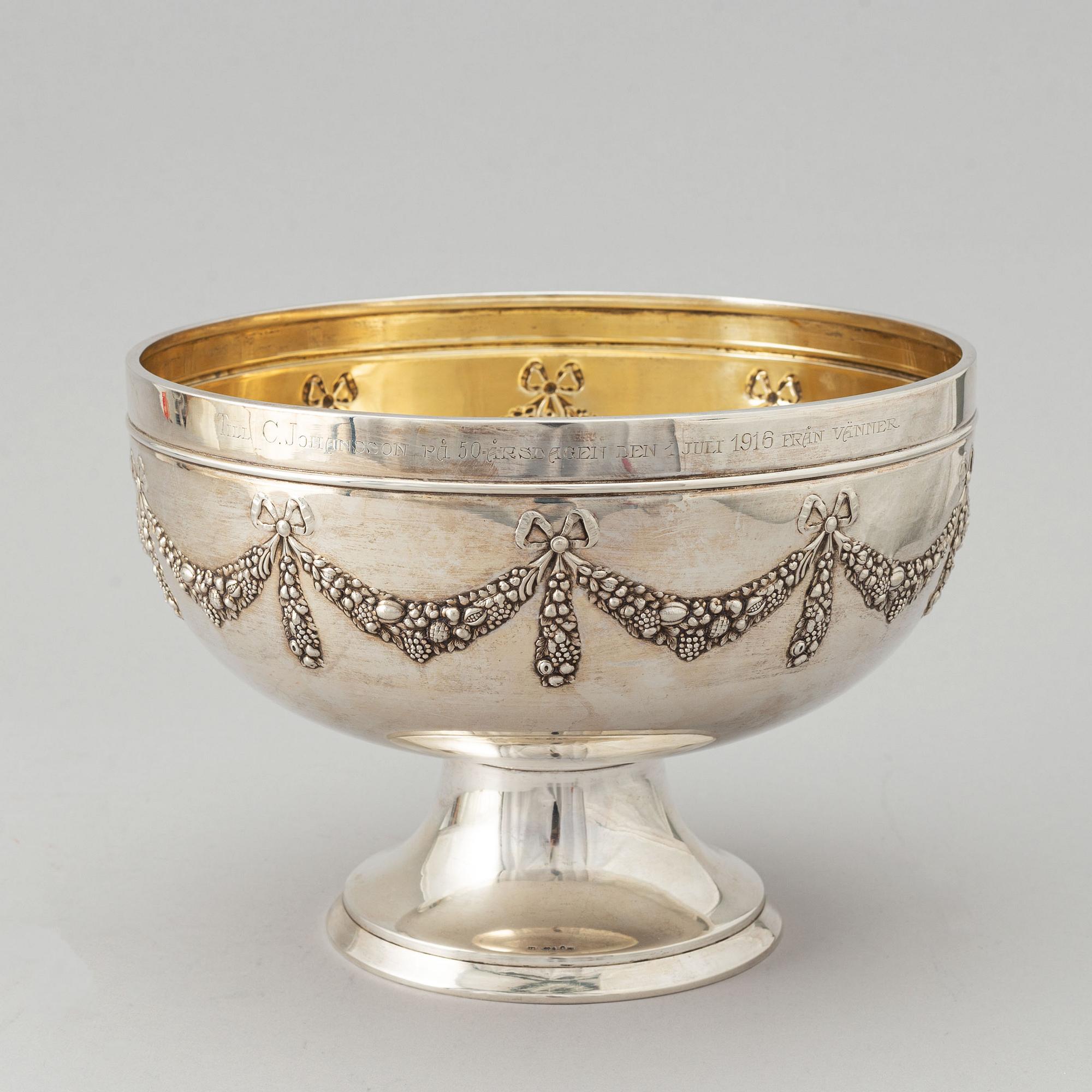 A silver bowl on foot from GAB, Stockholm, 1913.
