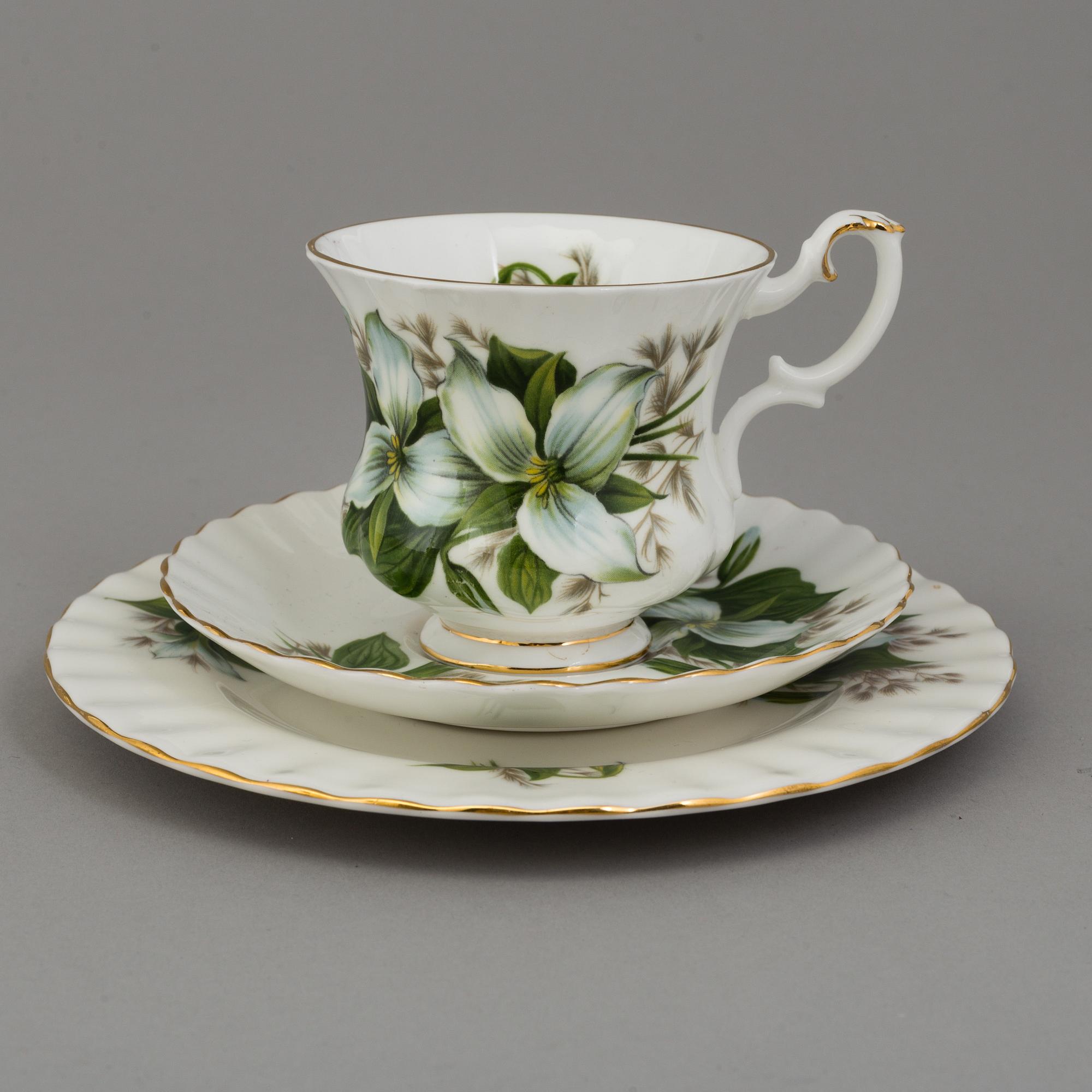 KAFFESERVIS, 29 delar, benporslin, "Trillium", Royal Albert, England, 1900-talets mitt.