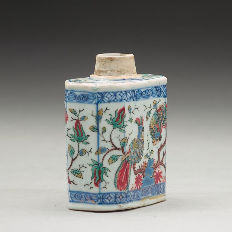 A 'European Subject' tea caddy, Qing dynasty, Qianlong (1736-95).