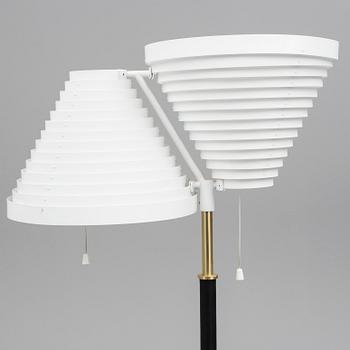 GOLVLAMPA, "modell A810", Alvar Aalto, Artek, Finland, 1900-talets andra hälft.