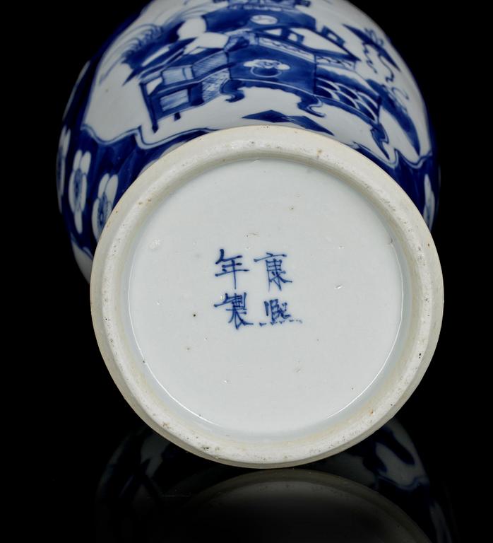 LOCKURNA, porslin, Kina. Kangxi-stil. Sen Qing (1644–1912).