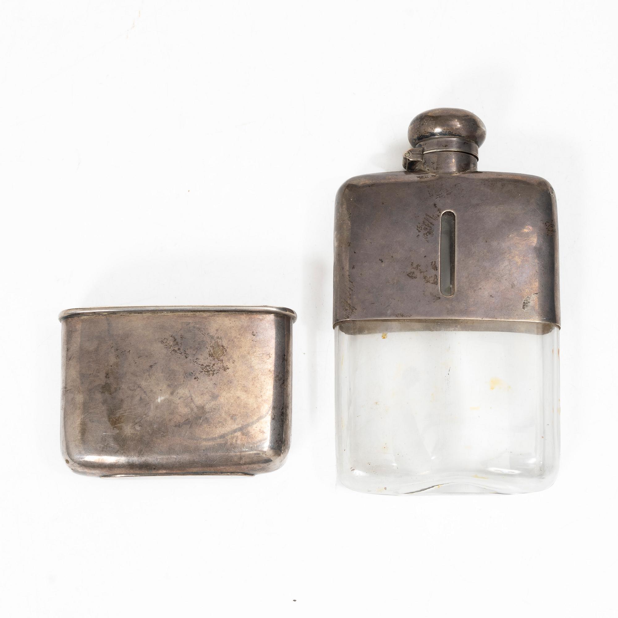 Mappin & Webb Ltd, silverfodral till flaska, London 1901.