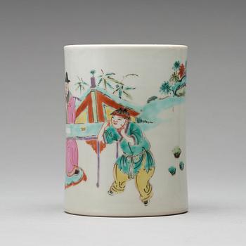 A famille rose brush pot, Qing dynasty, Yongzheng (1723-35).