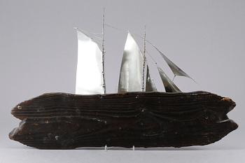 URBAN STRÖM, 2 st, väggskulpturer, signerade och daterade -82 och -83.