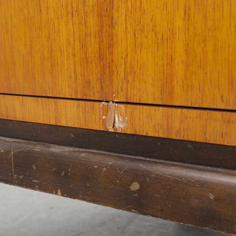 Chest of drawers, first half of the 20th century.