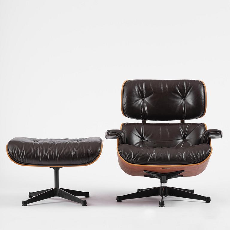 Charles & Ray Eames, an "Eames Lounge Chair" with ottoman, Vitra, late 1900s.