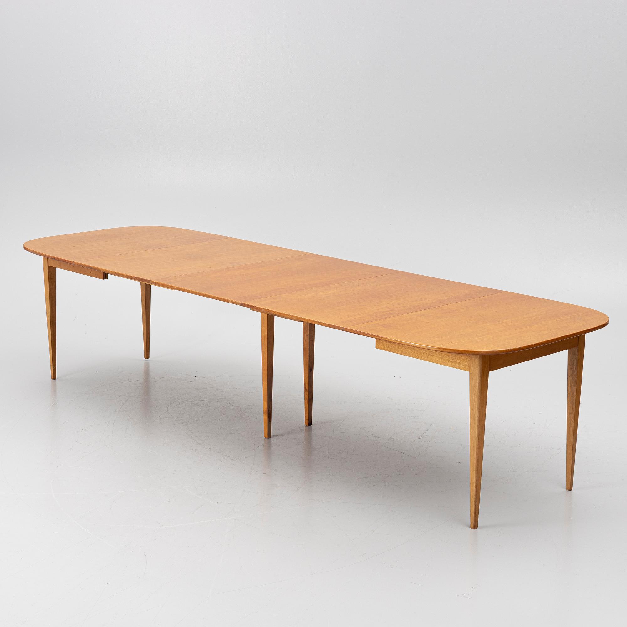 Josef Frank, Dining table, model 947, Firma Svenskt Tenn, pre-1985.
