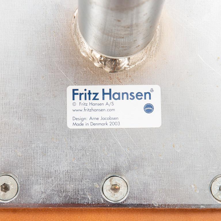 Arne Jacobsen, Armchair, "The Swan", Fritz Hansen, Denmark.