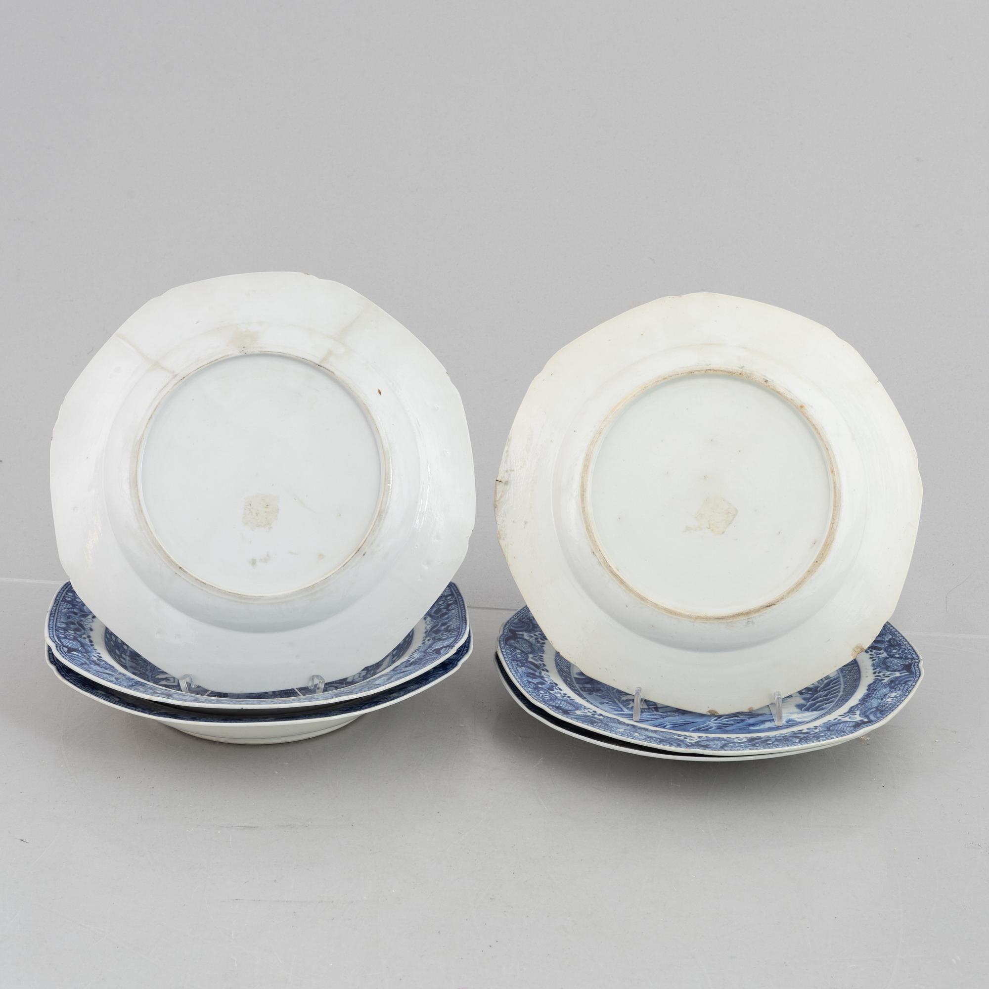 A set of eight blue and white export porcelain plates, China, Qianlong (1736-95).