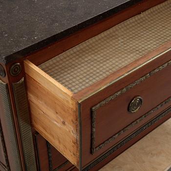 A gustavian style chest of drawers. First half of the 20th century.