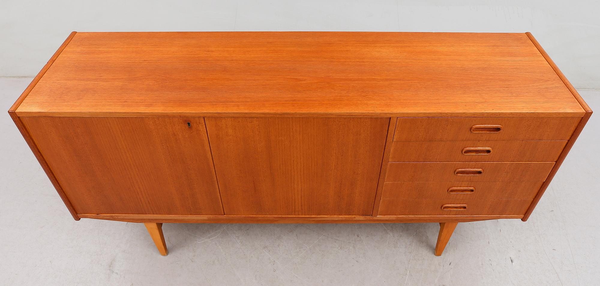 SIDEBOARD, 1900-talets andra hälft.