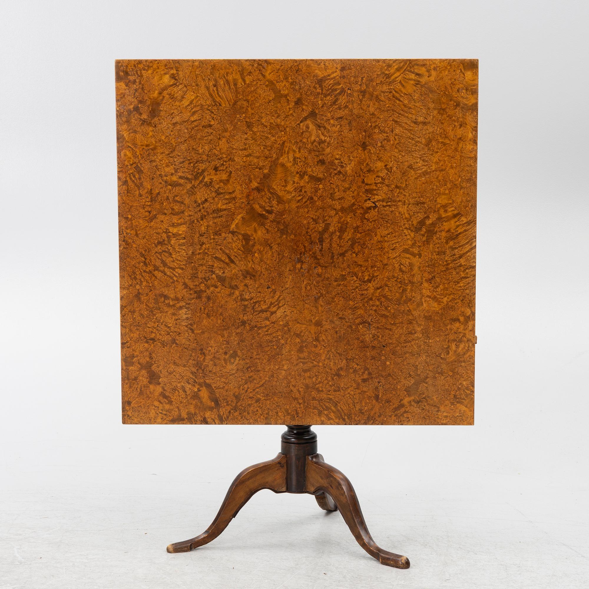 A folding table, Mälardalen, first half of the 19th century.