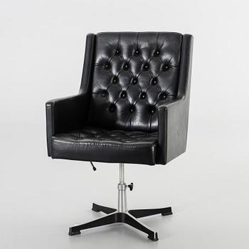 A EKSELIUS CHAIR.