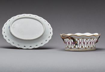 GALLERSKÅL med FAT, Royal Copenhagen, Danmark, Ca 1898-1923.