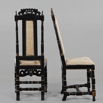 STOLAR, ett par, så kallade kronstolar, barock, 1700-talets första hälft.