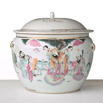 SKÅL med LOCK, porslin. Qingdynastin, omkring 1900.