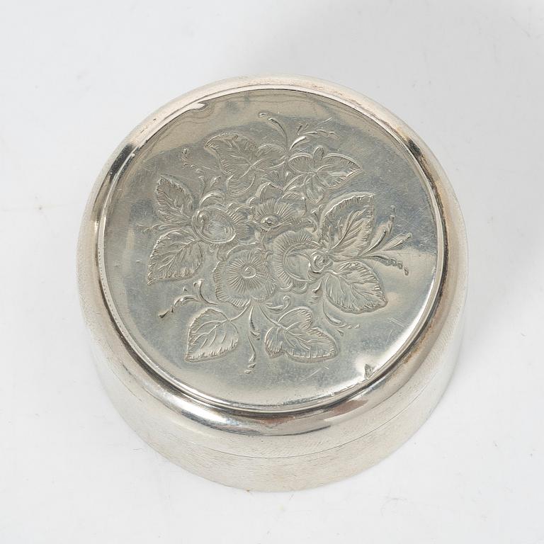 Table accessories, 7 pieces, silver, including Denmark 1880s.