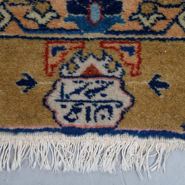 A carpet, semi-antiqie Tabris, ca  407 x 293 cm.