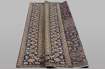 A carpet, Kashan, ca 348 x 237 cm.